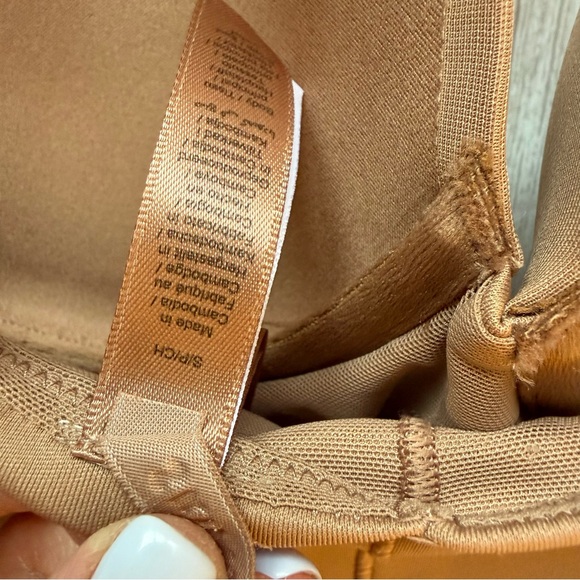 Ultimate Body Butt  Enhancing Bodysuit SKIMS S - Picture 7 of 7